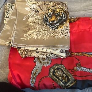 Set of 2 silk scarves